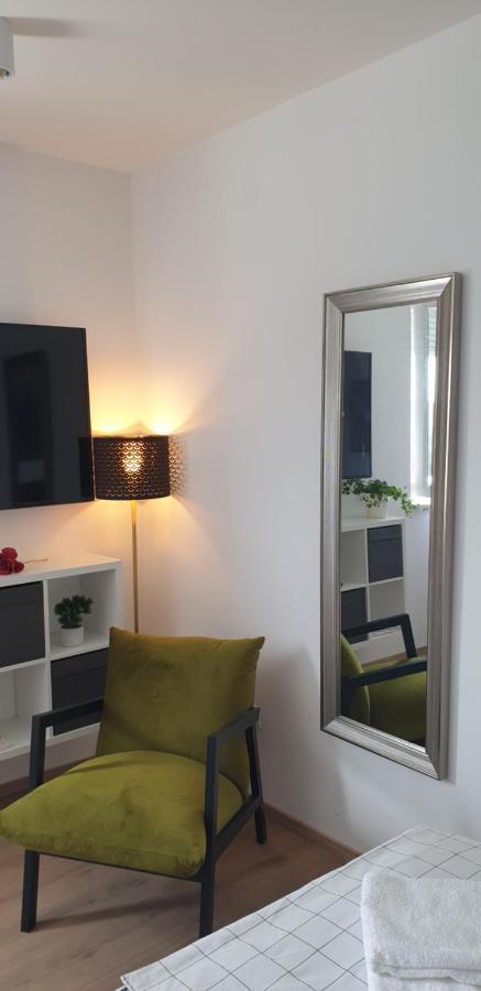 Studio Apartment Hana プーラ エクステリア 写真